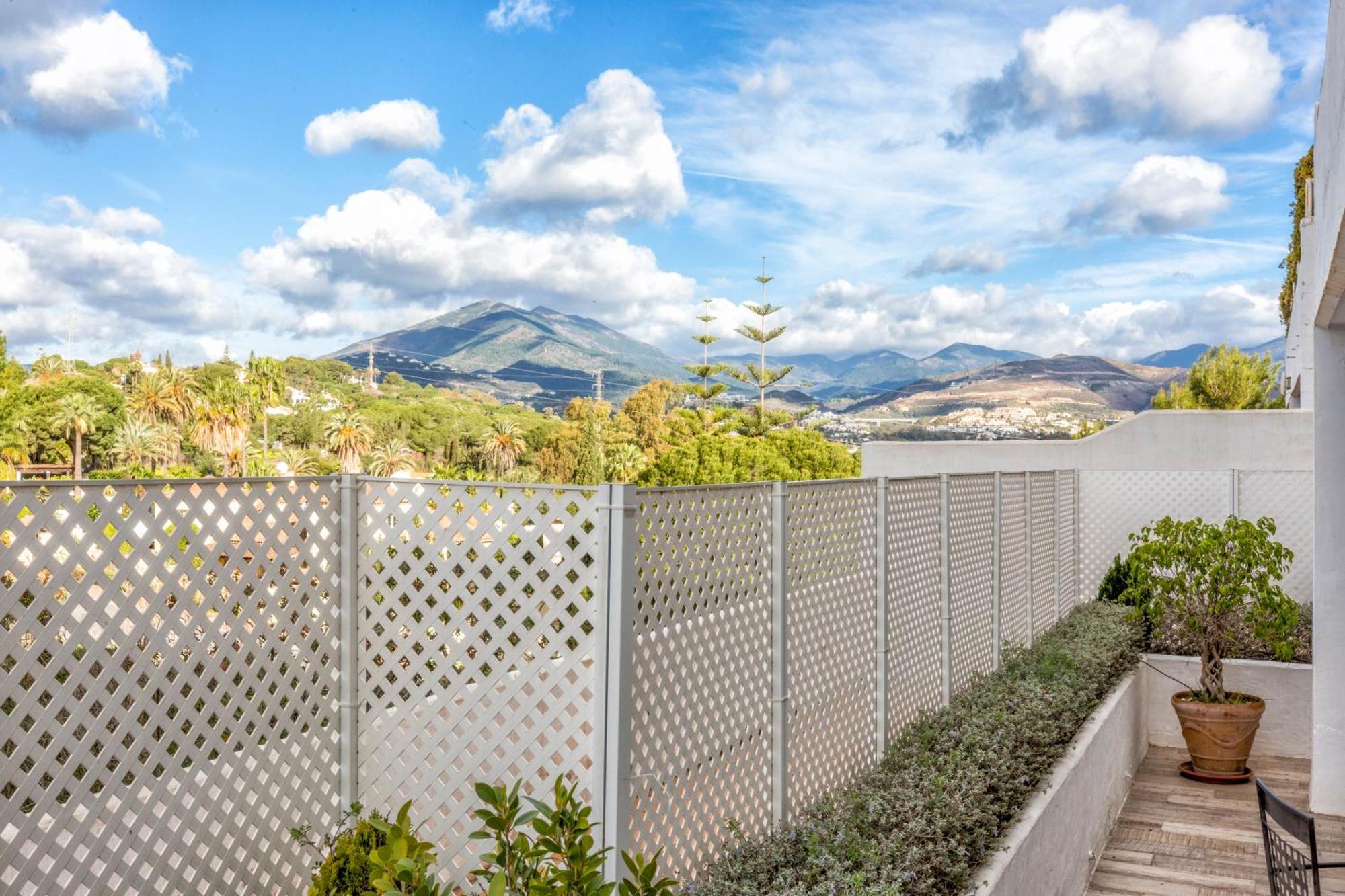 Appartamento Jardines De Andalucia Marbella Esterno foto