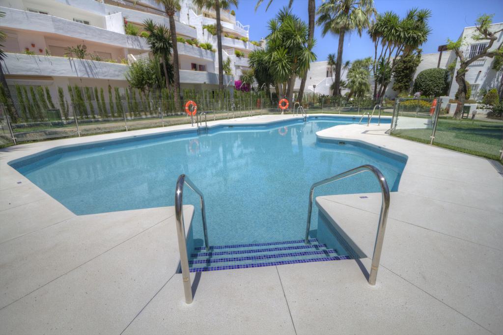 Appartamento Jardines De Andalucia Marbella Esterno foto